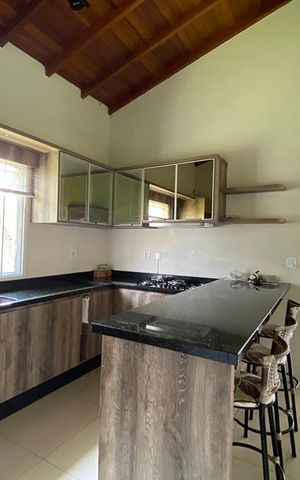 Casa à venda com 117m², 2 quartos e 2 vagasCozinha 