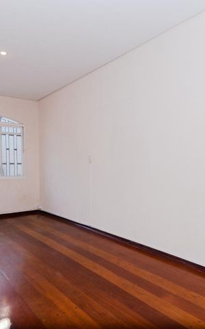 Casa para alugar com 190m², 3 quartos e 3 vagas Casa para alugar com 190m², 3 quartos e 3 vagasSala