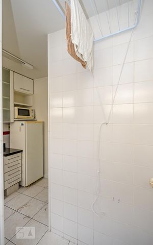 Apartamento para alugar com 70m², 2 quartos e 1 vagaÁrea de Serviço