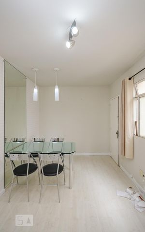 Apartamento para alugar com 70m², 2 quartos e 1 vagaSala
