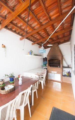 Casa à venda com 308m², 5 quartos e 2 vagasChurrasqueira