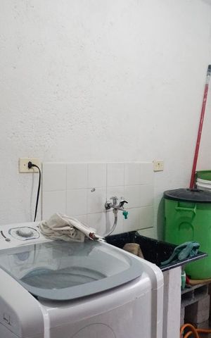 Casa à venda com 425m², 4 quartos e 4 vagasLavanderia