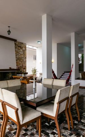 Casa à venda com 796m², 4 quartos e 6 vagas Casa à venda com 796m², 4 quartos e 6 vagasSala de jantar 1