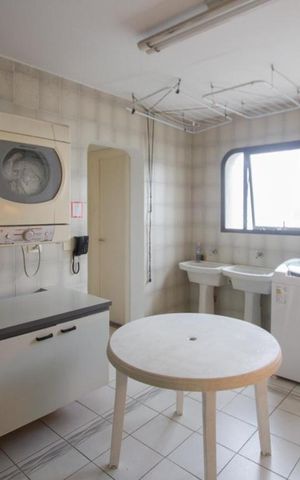 Apartamento para alugar com 328m², 4 quartos e 4 vagasÁrea de Serviço