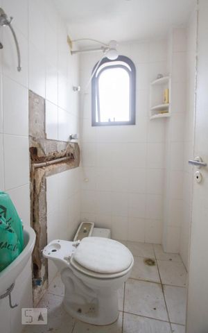 Apartamento para alugar com 328m², 4 quartos e 4 vagasBanheiro de Serviço