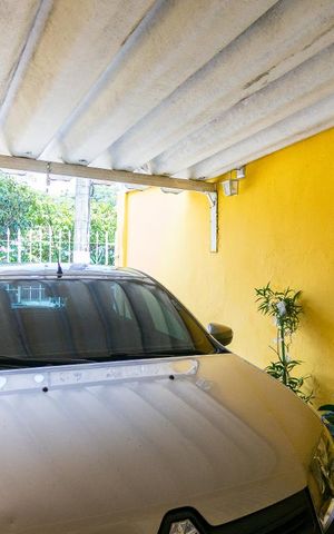 Casa à venda com 101m², 2 quartos e 1 vaga Casa à venda com 101m², 2 quartos e 1 vagaGaragem
