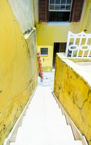 Casa à venda com 101m², 2 quartos e 1 vaga Casa à venda com 101m², 2 quartos e 1 vagaEscadas