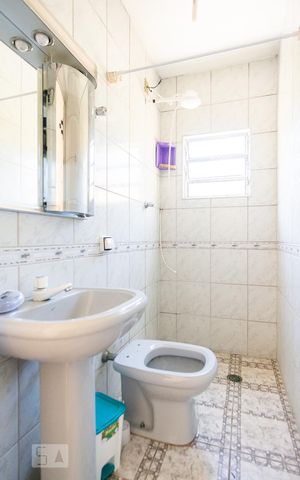 Casa à venda com 101m², 2 quartos e 1 vaga Casa à venda com 101m², 2 quartos e 1 vagaBanheiro