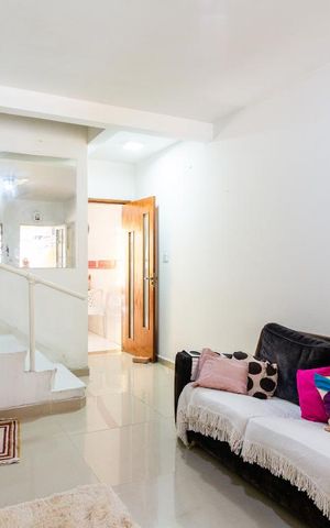 Casa à venda com 101m², 2 quartos e 1 vaga Casa à venda com 101m², 2 quartos e 1 vagaSala