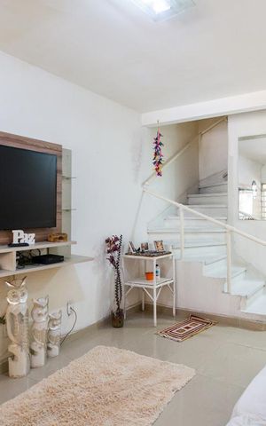 Casa à venda com 101m², 2 quartos e 1 vaga Casa à venda com 101m², 2 quartos e 1 vagaSala