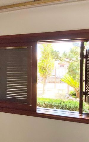 Casa à venda com 239m², 3 quartos e 2 vagasSala