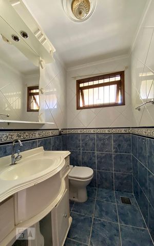 Casa à venda com 239m², 3 quartos e 2 vagasBanheiro 3
