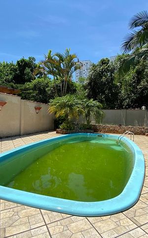 Casa à venda com 239m², 3 quartos e 2 vagasPiscina