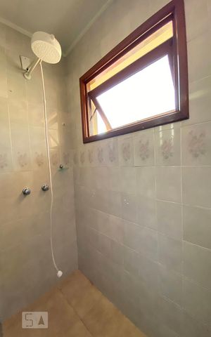 Casa à venda com 239m², 3 quartos e 2 vagasBanheiro da Suíte