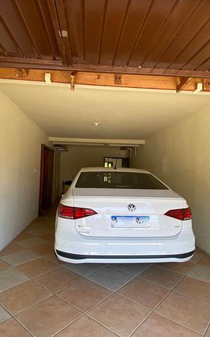 Casa à venda com 239m², 3 quartos e 2 vagasGaragem