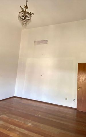 Casa à venda com 239m², 3 quartos e 2 vagasQuarto 4 Suíte