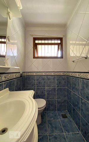 Casa à venda com 239m², 3 quartos e 2 vagasBanheiro 3