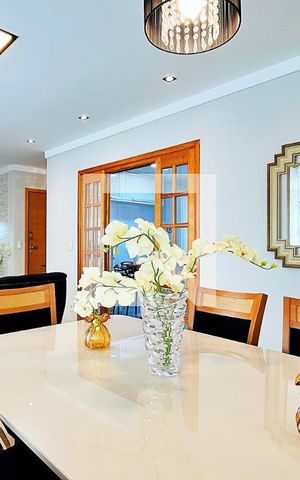 Apartamento à venda com 127m², 3 quartos e 3 vagas Apartamento à venda com 127m², 3 quartos e 3 vagasSala