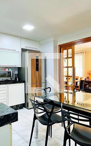 Apartamento à venda com 127m², 3 quartos e 3 vagas Apartamento à venda com 127m², 3 quartos e 3 vagasCozinha