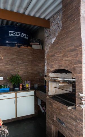 Casa à venda com 65m², 3 quartos e 2 vagasQuintal