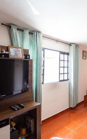 Casa à venda com 65m², 3 quartos e 2 vagasSala