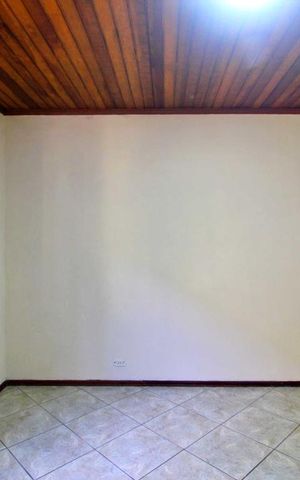 Casa à venda com 87m², 2 quartos e 3 vagasQuarto Suíte