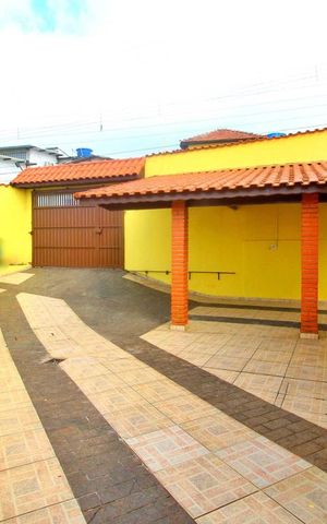 Casa à venda com 87m², 2 quartos e 3 vagasGaragem