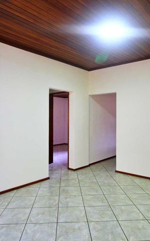Casa à venda com 87m², 2 quartos e 3 vagasSala