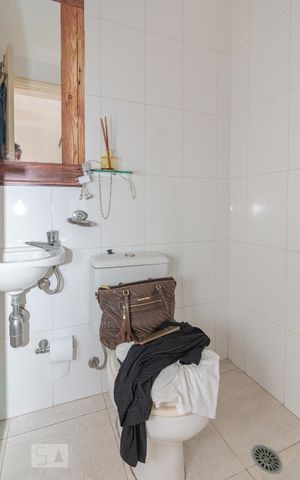 Apartamento para alugar com 127m², 3 quartos e 2 vagasBanheiro de Serviço