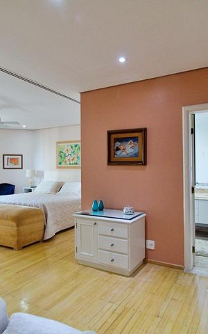 Apartamento à venda com 337m², 4 quartos e 6 vagas Apartamento à venda com 337m², 4 quartos e 6 vagasSuíte 1