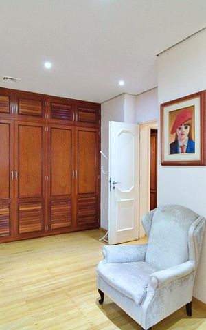 Apartamento à venda com 337m², 4 quartos e 6 vagas Apartamento à venda com 337m², 4 quartos e 6 vagasSuíte 1