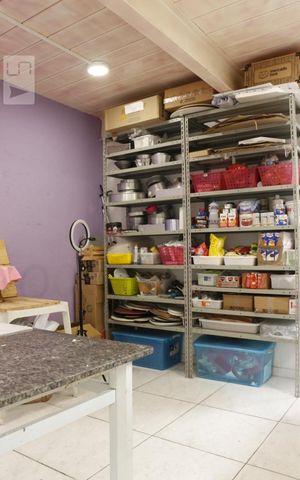 Casa à venda com 240m², 3 quartos e 3 vagasCômodo Extra