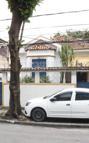 Casa à venda com 240m², 3 quartos e 3 vagasFachada