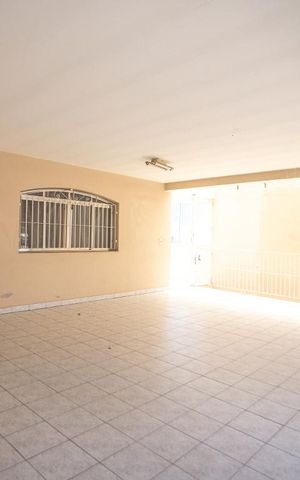 Casa à venda com 398m², 3 quartos e 8 vagas Casa à venda com 398m², 3 quartos e 8 vagasGaragem 1