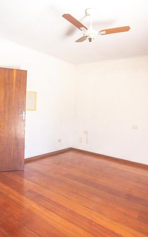 Casa à venda com 398m², 3 quartos e 8 vagas Casa à venda com 398m², 3 quartos e 8 vagasSuíte