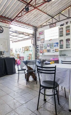 Casa à venda com 200m², 4 quartos e 4 vagasSalao de Festa