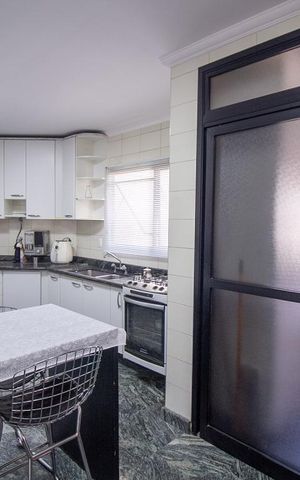 Apartamento à venda com 127m², 3 quartos e 3 vagasCozinha