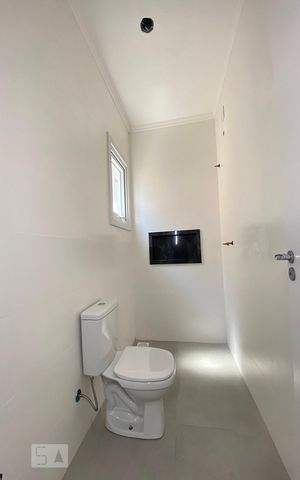 Casa de condomínio à venda com 108m², 3 quartos e 2 vagasBanheiro da Suíte