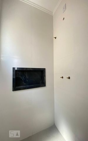 Casa de condomínio à venda com 108m², 3 quartos e 2 vagasBox do Banheiro da Suíte