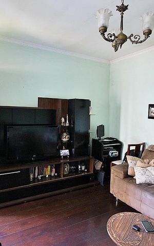 Casa à venda com 181m², 2 quartos e 4 vagasSala
