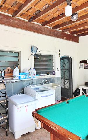 Casa à venda com 181m², 2 quartos e 4 vagasLavanderia