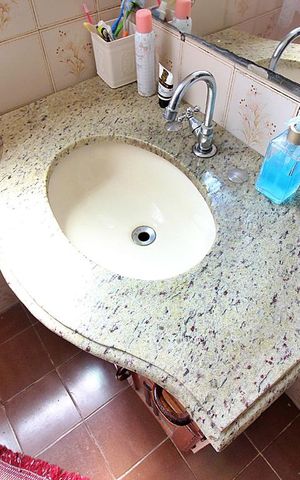 Casa à venda com 181m², 2 quartos e 4 vagasBanheiro Social