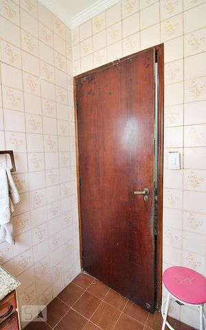 Casa à venda com 181m², 2 quartos e 4 vagasBanheiro Social