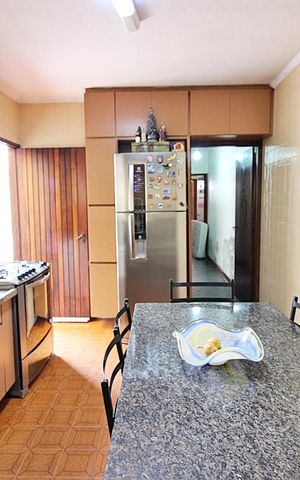 Casa à venda com 181m², 2 quartos e 4 vagasCozinha