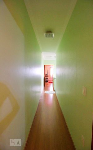 Casa à venda com 162m², 3 quartos e 4 vagasCorredor