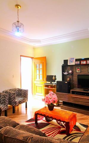Casa à venda com 162m², 3 quartos e 4 vagasSala