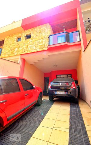 Casa à venda com 162m², 3 quartos e 4 vagasGaragem