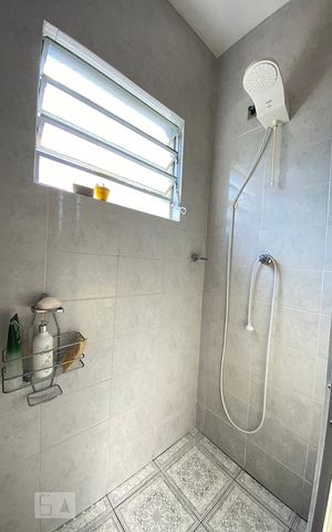 Casa à venda com 75m², 2 quartos e 2 vagasBanheiro 2
