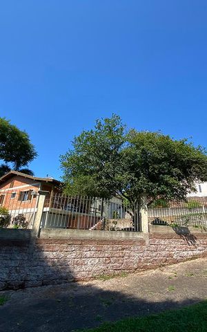 Casa à venda com 75m², 2 quartos e 2 vagasFachada