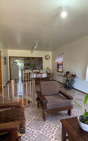 Casa à venda com 75m², 2 quartos e 2 vagasSala